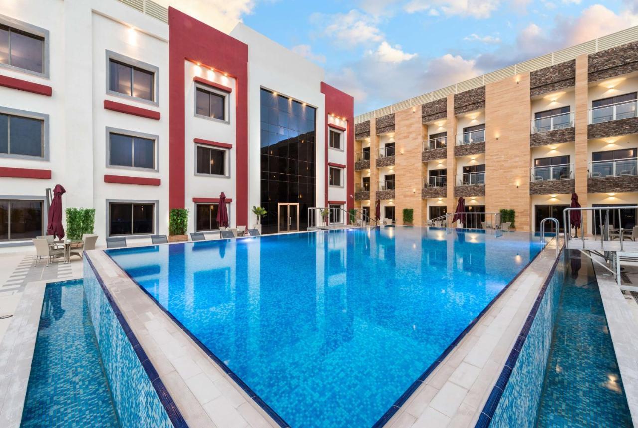 Best Western Plus Al Qurayyat City Center Exteriör bild