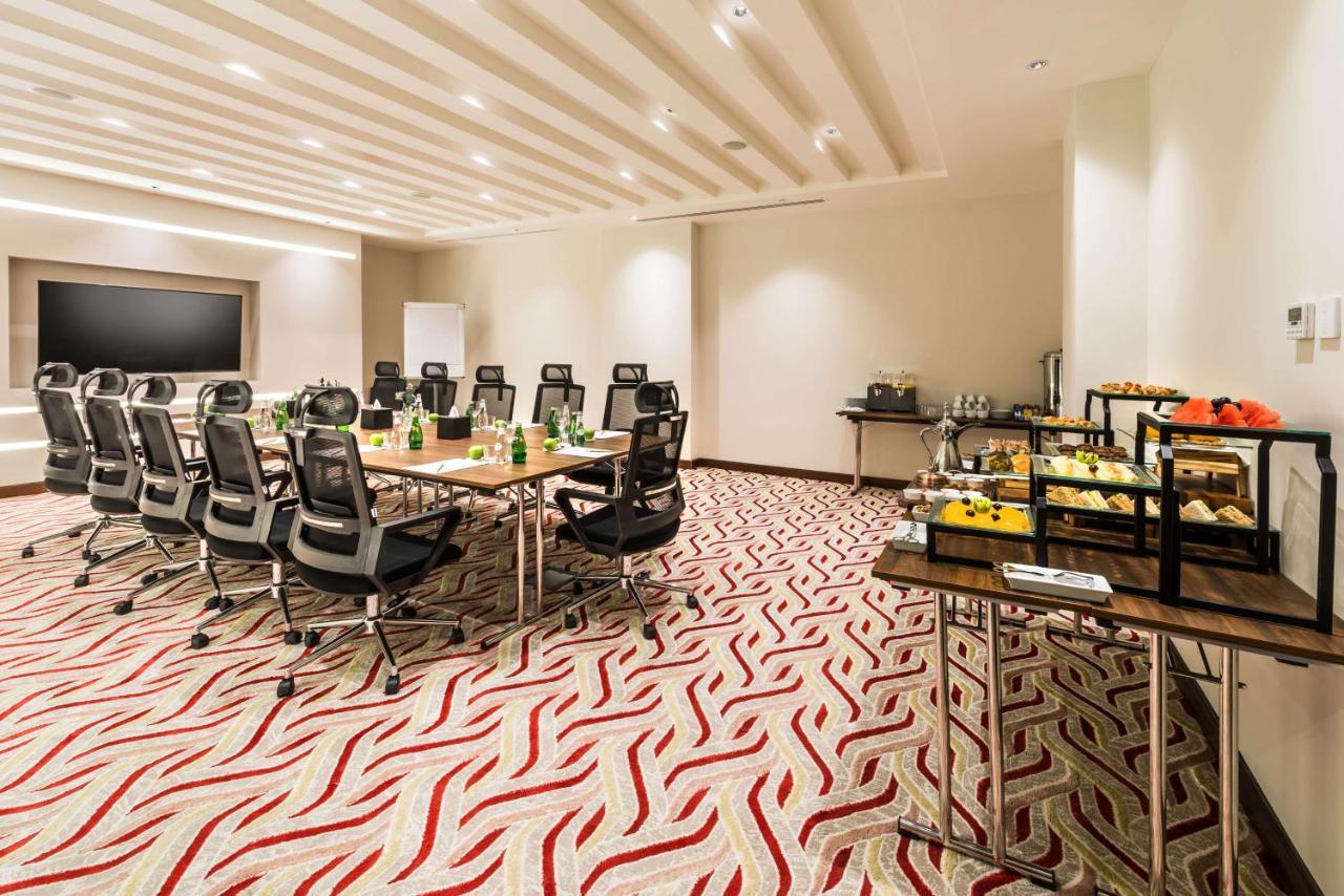 Best Western Plus Al Qurayyat City Center Exteriör bild