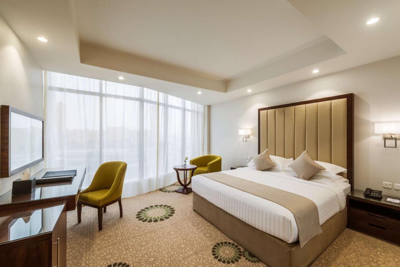 Best Western Plus Al Qurayyat City Center Exteriör bild