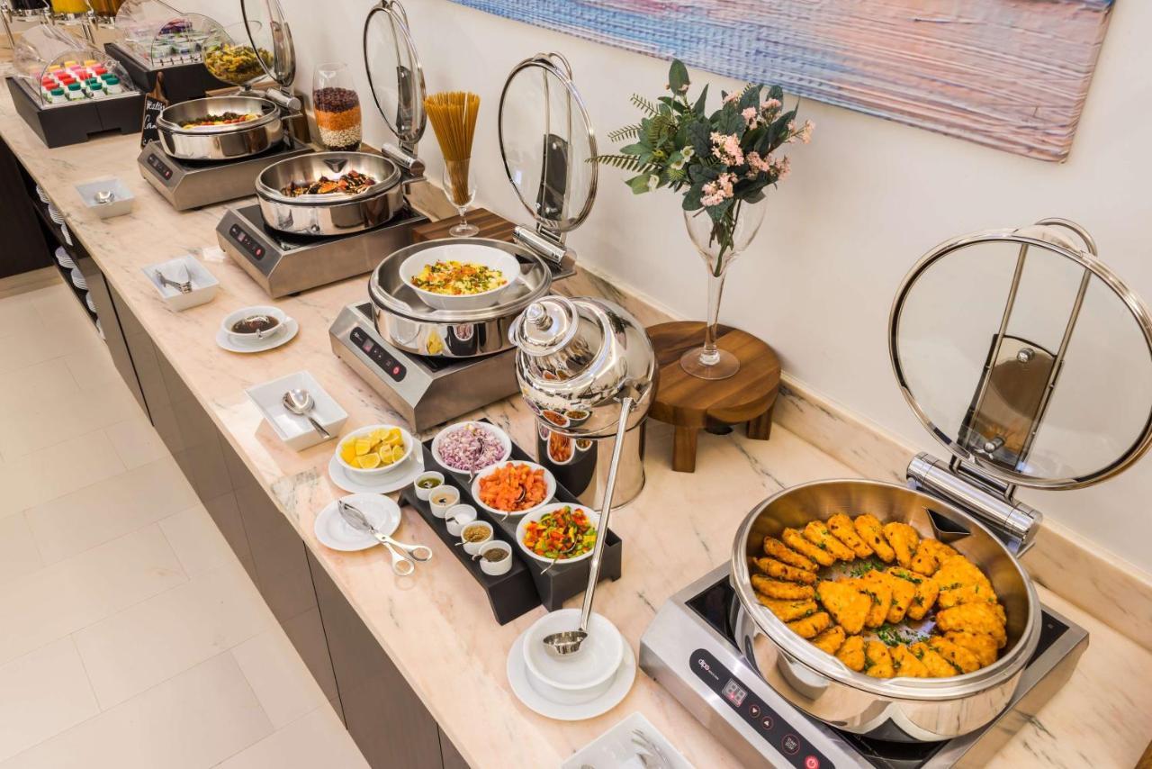Best Western Plus Al Qurayyat City Center Exteriör bild