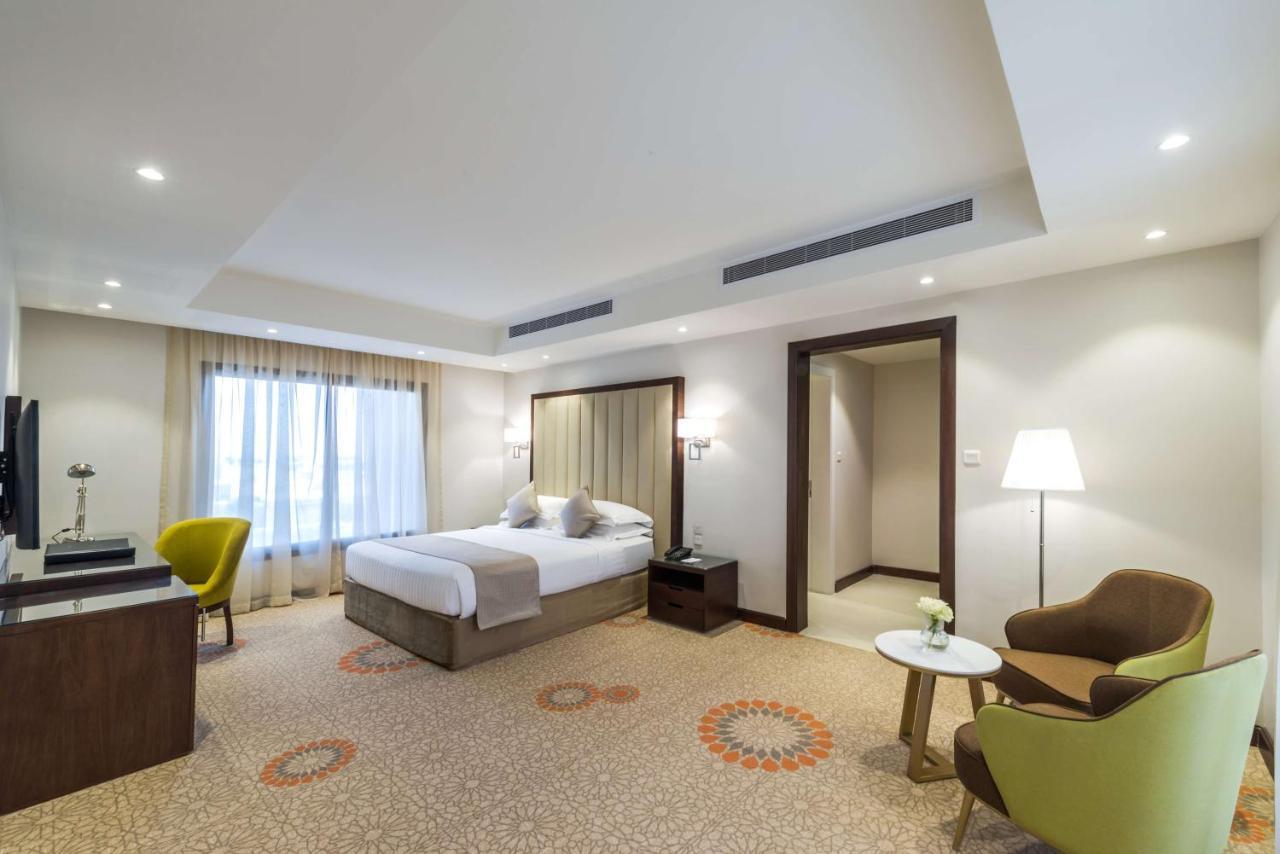 Best Western Plus Al Qurayyat City Center Exteriör bild