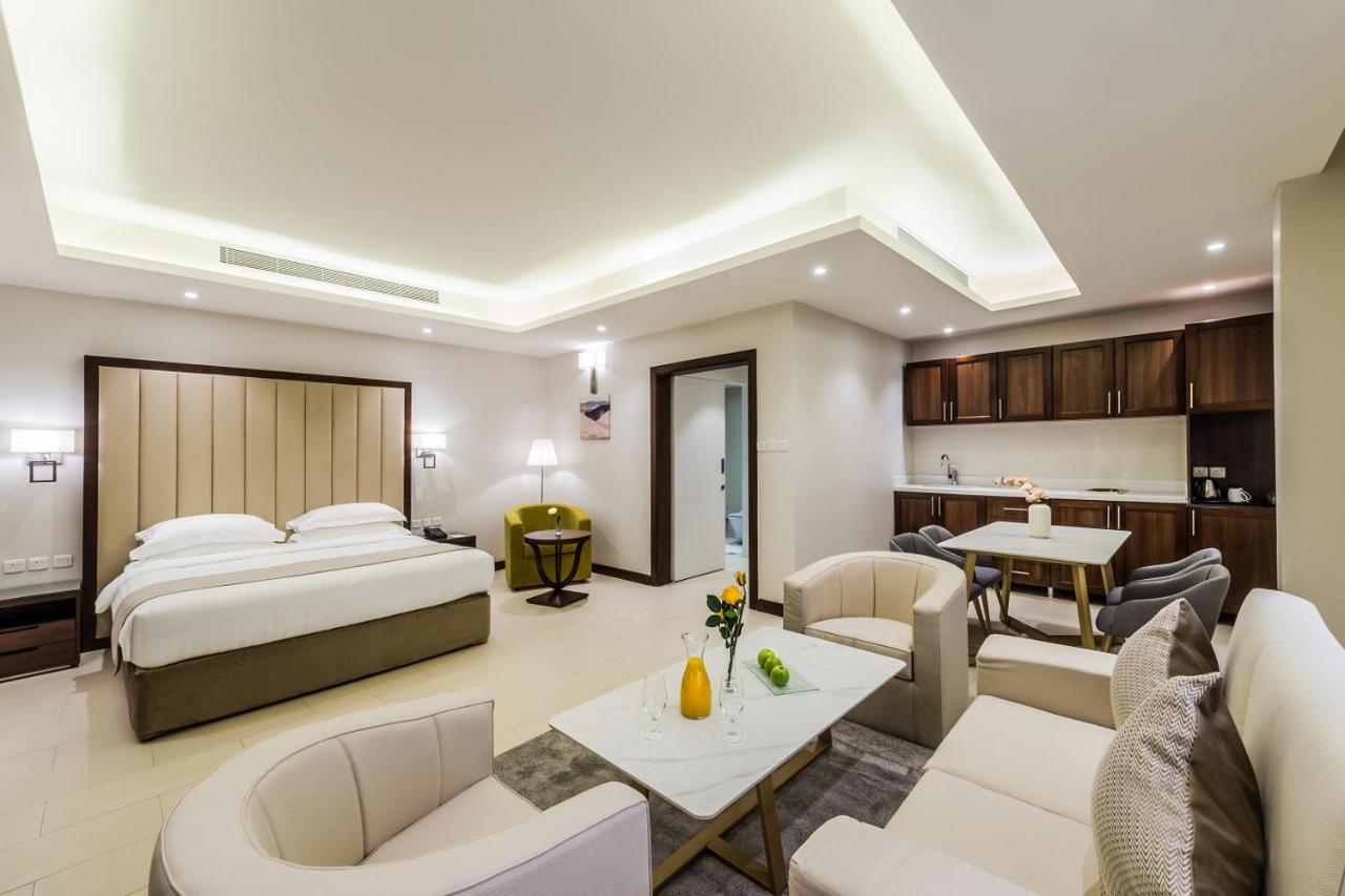 Best Western Plus Al Qurayyat City Center Exteriör bild
