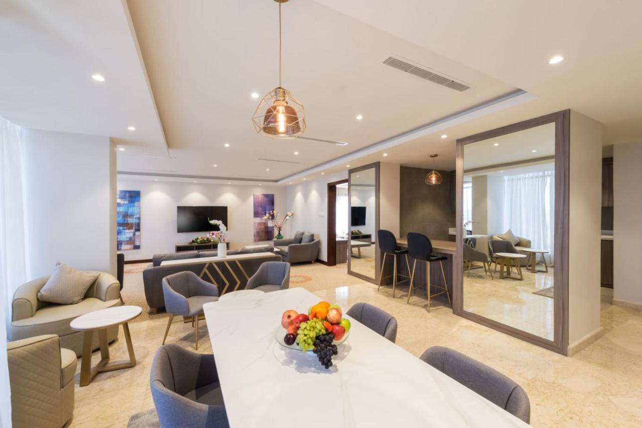 Best Western Plus Al Qurayyat City Center Exteriör bild
