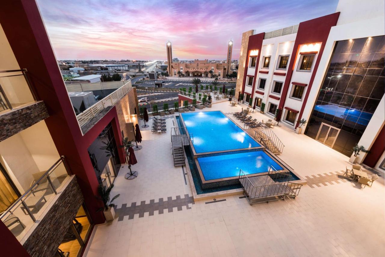 Best Western Plus Al Qurayyat City Center Exteriör bild