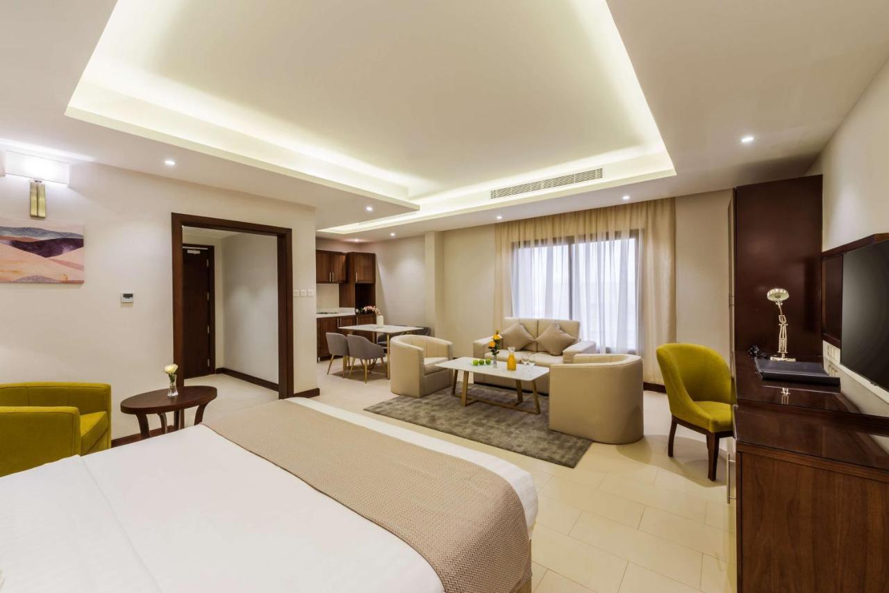 Best Western Plus Al Qurayyat City Center Exteriör bild