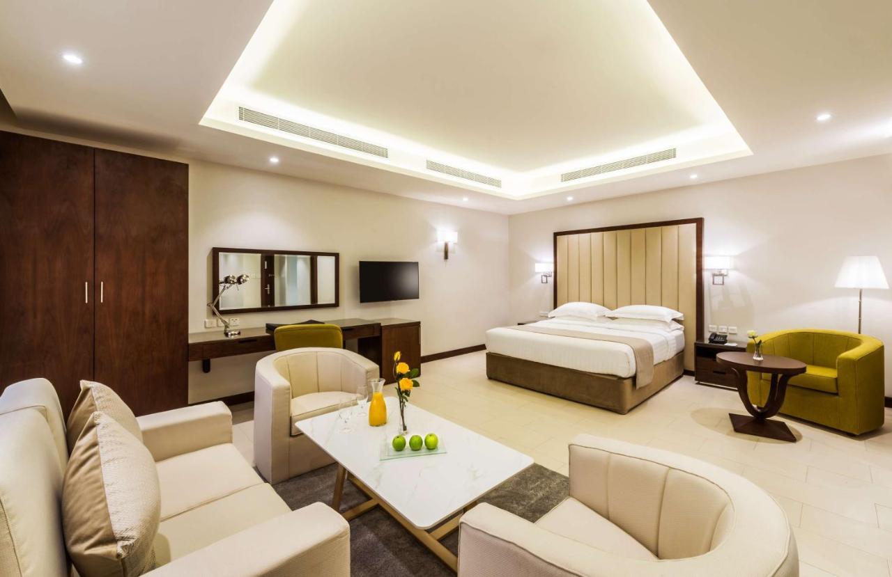 Best Western Plus Al Qurayyat City Center Exteriör bild