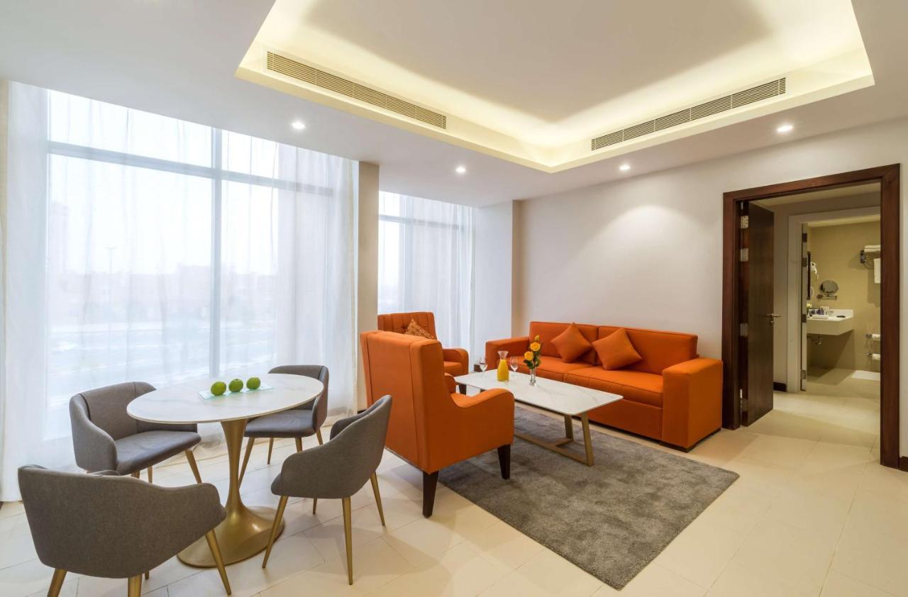 Best Western Plus Al Qurayyat City Center Exteriör bild